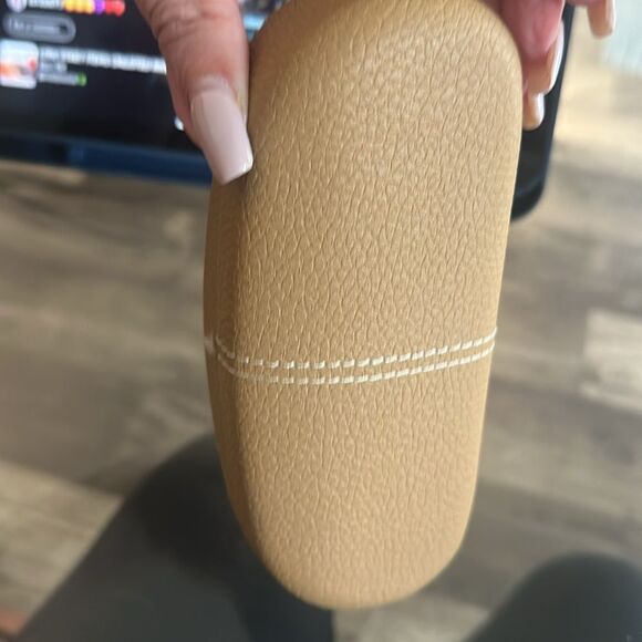 Authentic Tod's burgundy/wine color Sunglasses - Picture 8 of 8